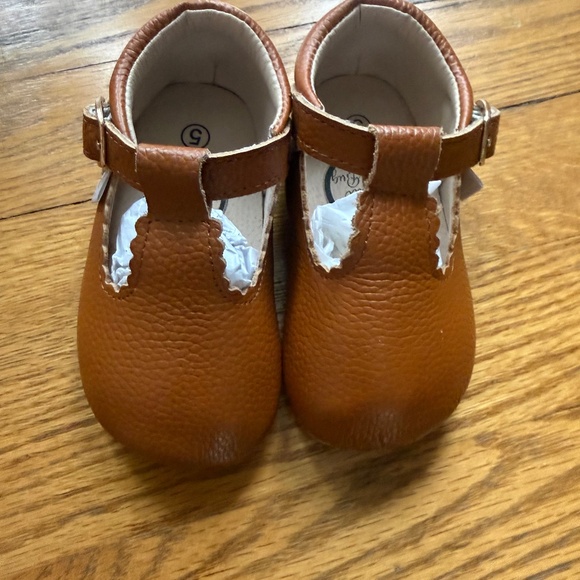 Little Love Bug Co. Pecan T Bar Shoes - Picture 2 of 4